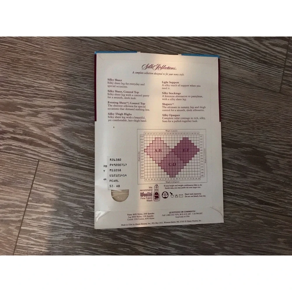 Hanes Silk Reflections Silky Sheer Control Top Pantyhose Style 717 Size AB Pearl